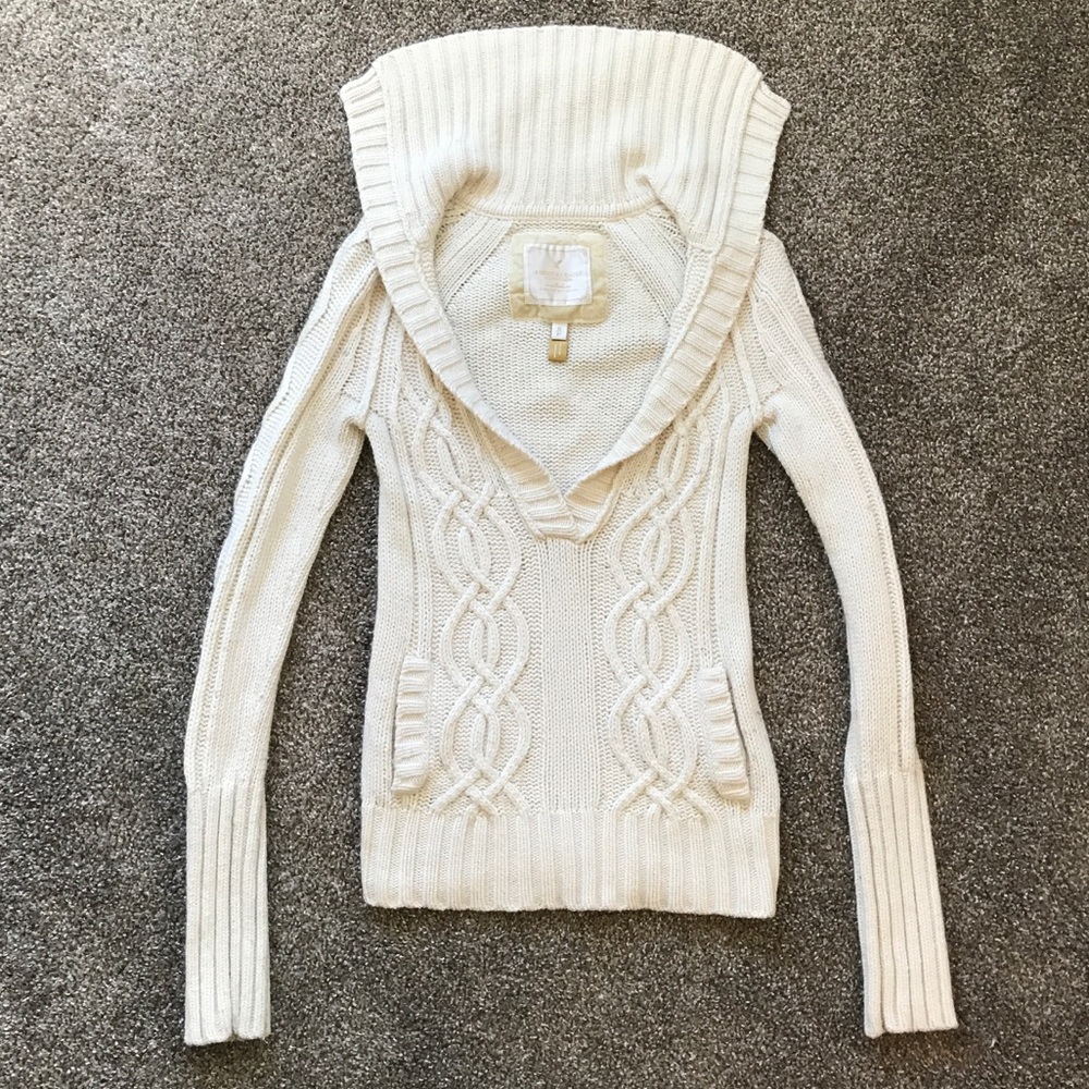 American Eagle cream cable knit sweater